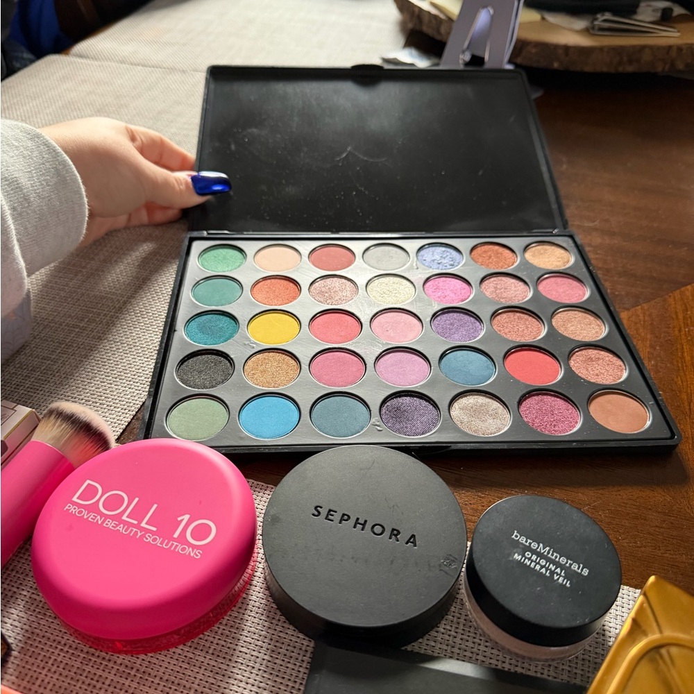 Morphe Colorful Eyeshadow Palette